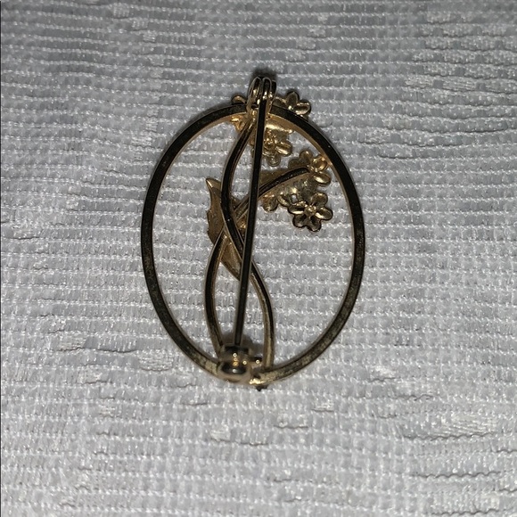 Floral Cluster Gold Tone Oval Brooch/Pin - Picture 5 of 7